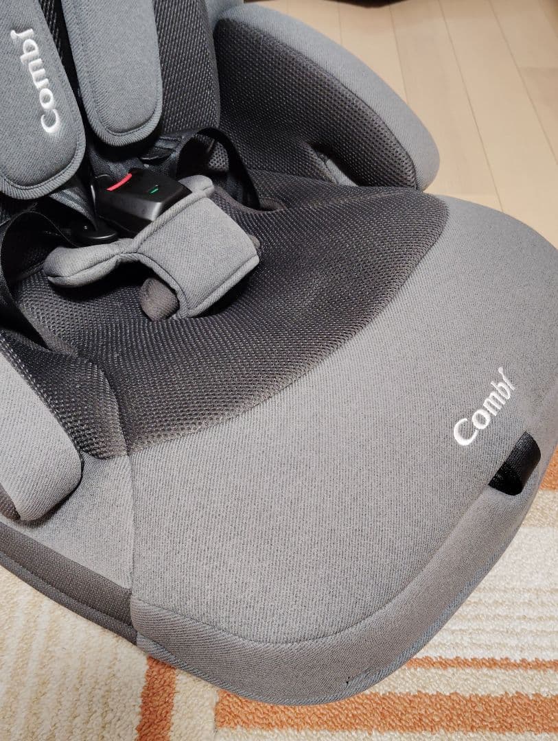 コンビ　チャイルドシート　ジョイトリップアドバンス　ISOFIX