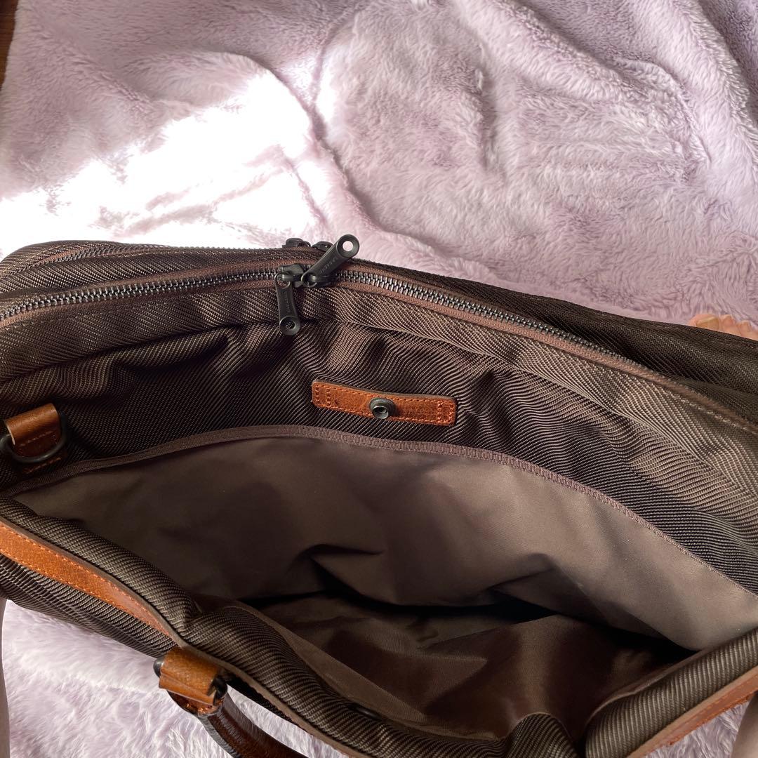 大型バッグ、旅行、Lagasha 、4室 ペン入れ等仕切り多数、肩掛けベルト付き