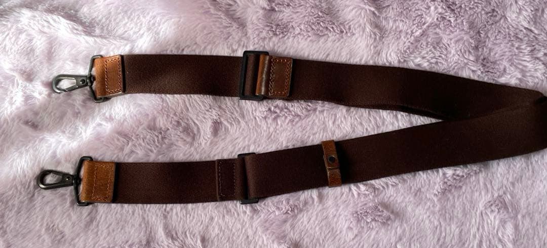 大型バッグ、旅行、Lagasha 、4室 ペン入れ等仕切り多数、肩掛けベルト付き