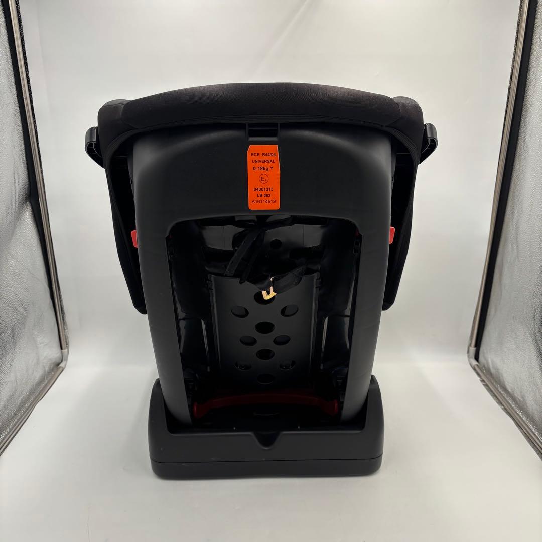 極美品　西松屋 チャイルドシート マムズキャリー・レジェ コンパクト 軽量設計