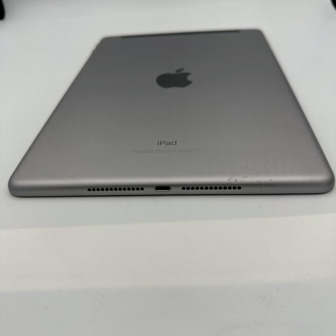【美品】iPad 5 auモデル SIMフリー スペースグレイ 本体のみ