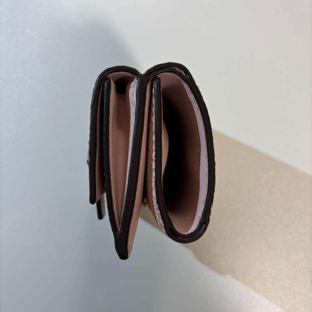 年内売り切ります　新品・未使用 MICHAEL KORS三つ折り財布 ピンク