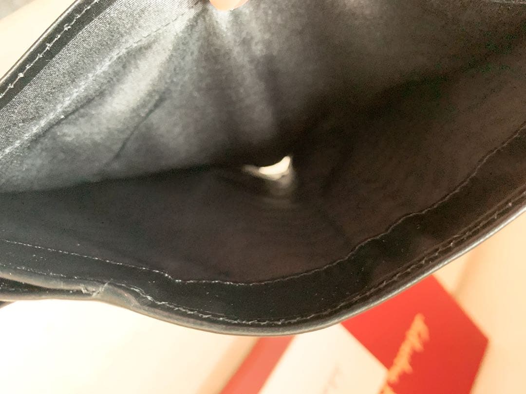 【未使用】フェラガモ 財布　ガンチーニ　二つ折　折財布　サルバトーレフェラガモ