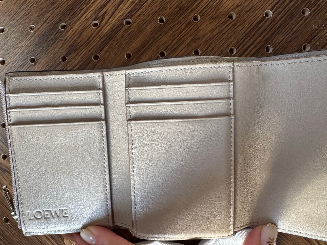 週末セール☆美品☆LOEWEロエベ☆アナグラム三つ折り財布
