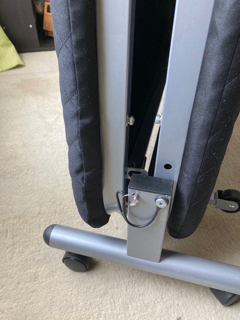 ブラック折りたたみベッド