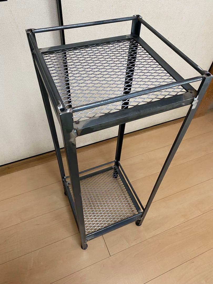 アイアンシェルフ　アイアンラック　インダストリアル アイアン家具　植物棚