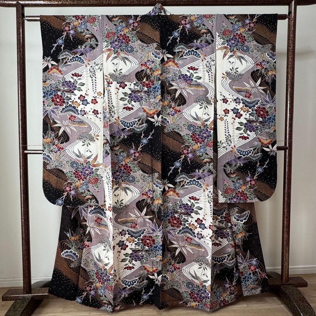 超美品　袷　広襟　振袖　現代　振袖　成人式　着物　166　現代　ふくれ織　黒　白