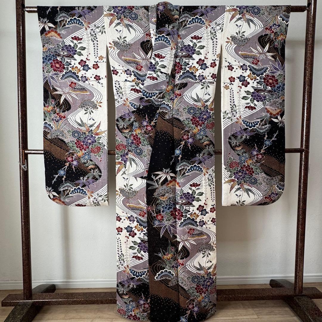 超美品　袷　広襟　振袖　現代　振袖　成人式　着物　166　現代　ふくれ織　黒　白