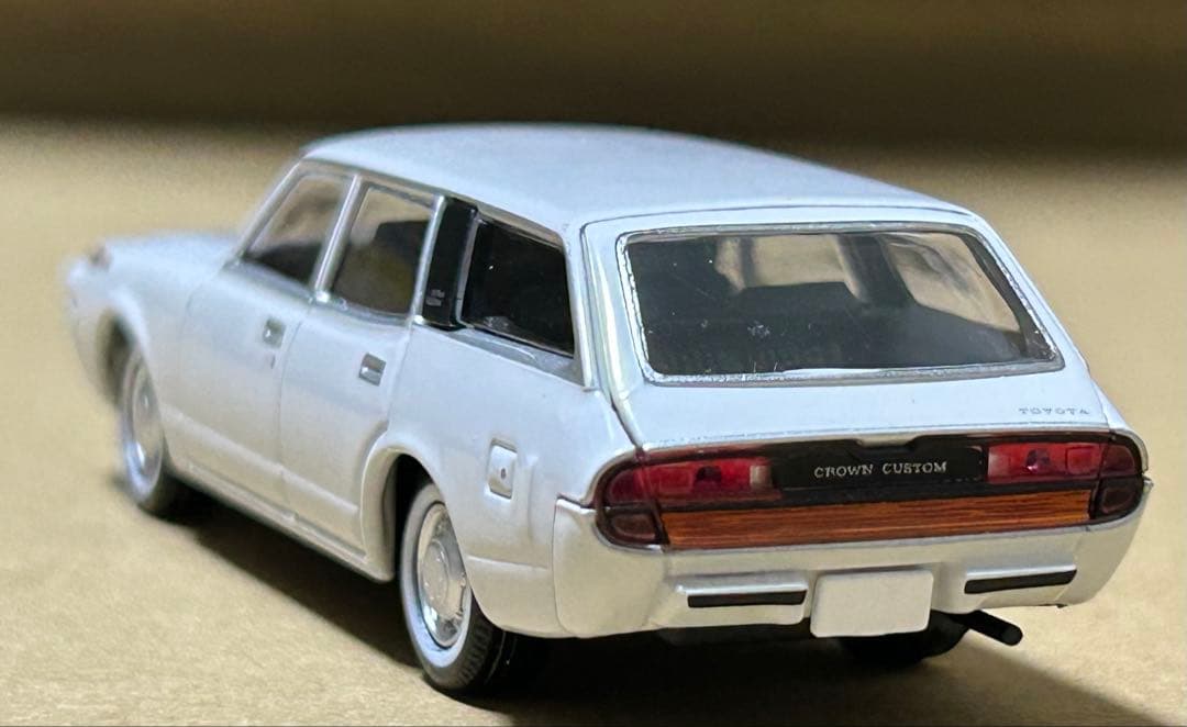 トミカリミテッドヴィンテージネオ トヨタ クラウン カスタム