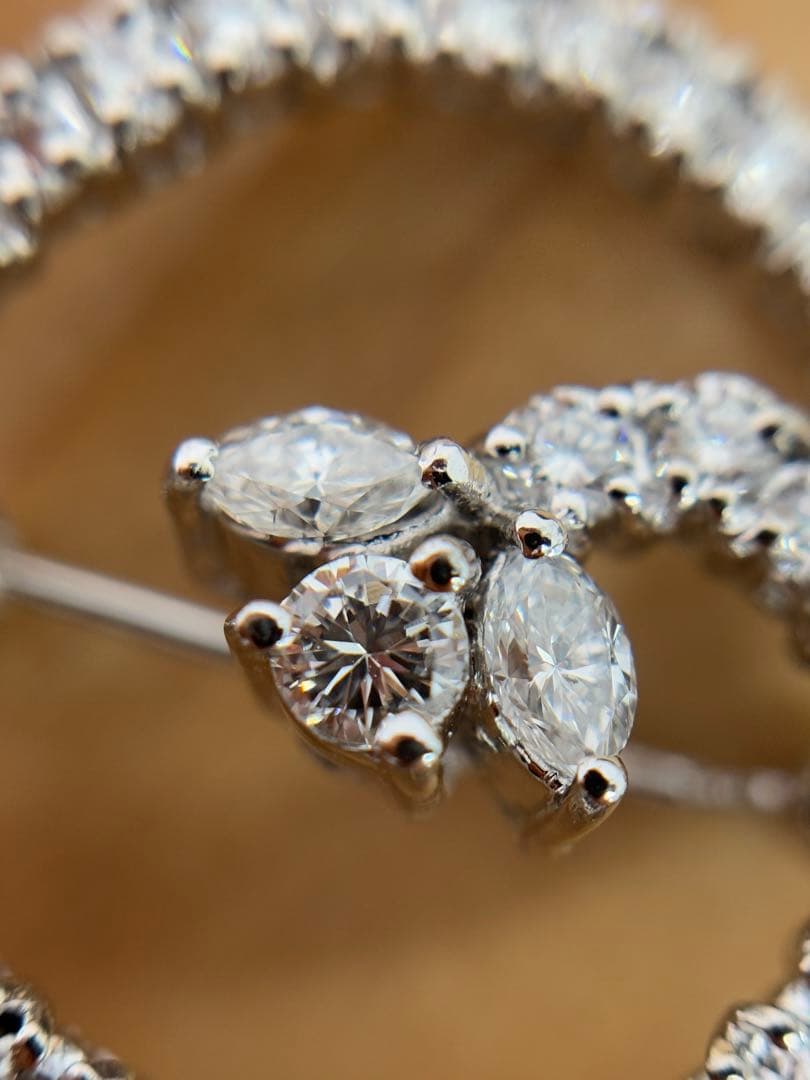 Pt900 ダイヤモンド1.67ctブローチ