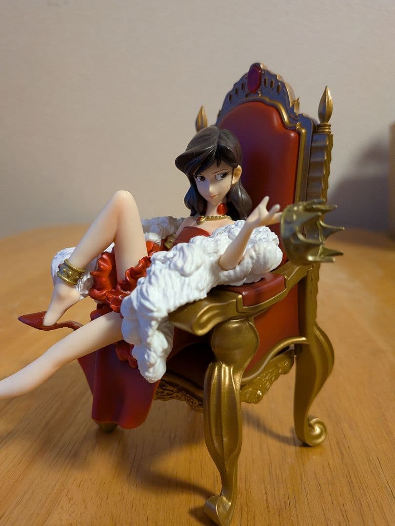 峰不二子フィギュア 　女王ver