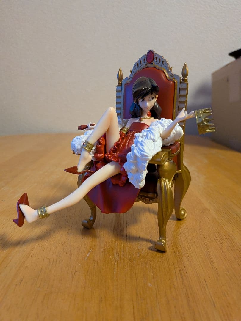 峰不二子フィギュア 　女王ver