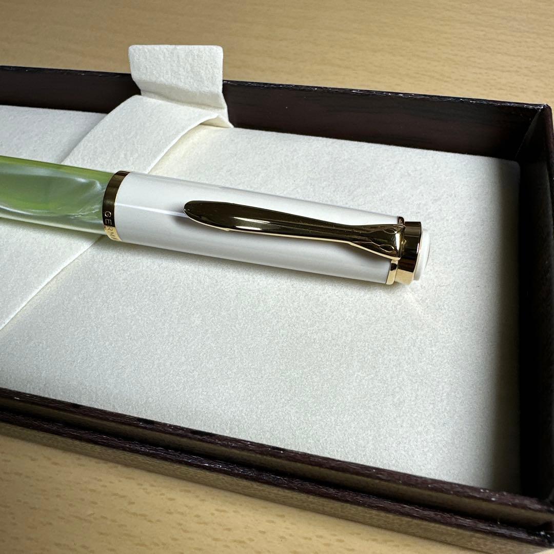 Pelikan ペリカン　クラシック　M200 パステルグリーン　字幅F 万年筆