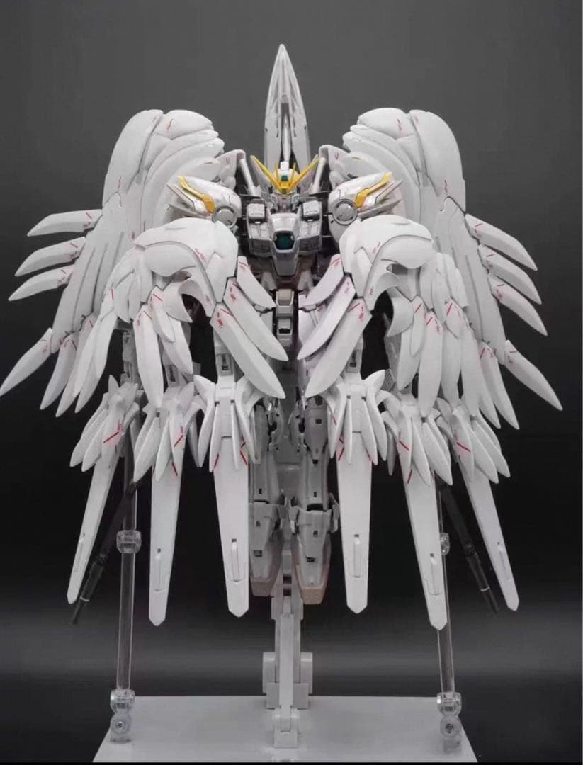 新品 1/100ウイングガンダム スノーホワイト