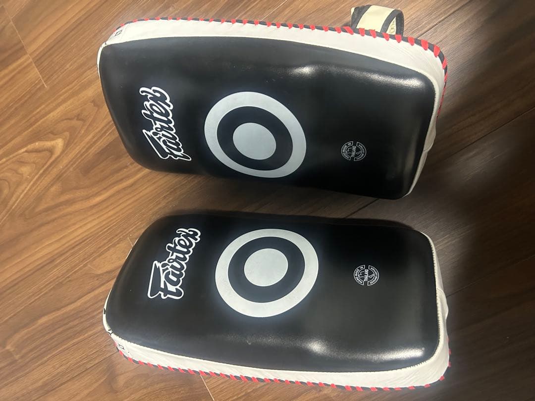 あ*。様 Fairtex キックミット 黒/白　レガース等