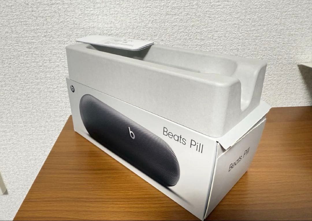 約8年ぶりの最新モデル　Beats Pill (2024) ブラック