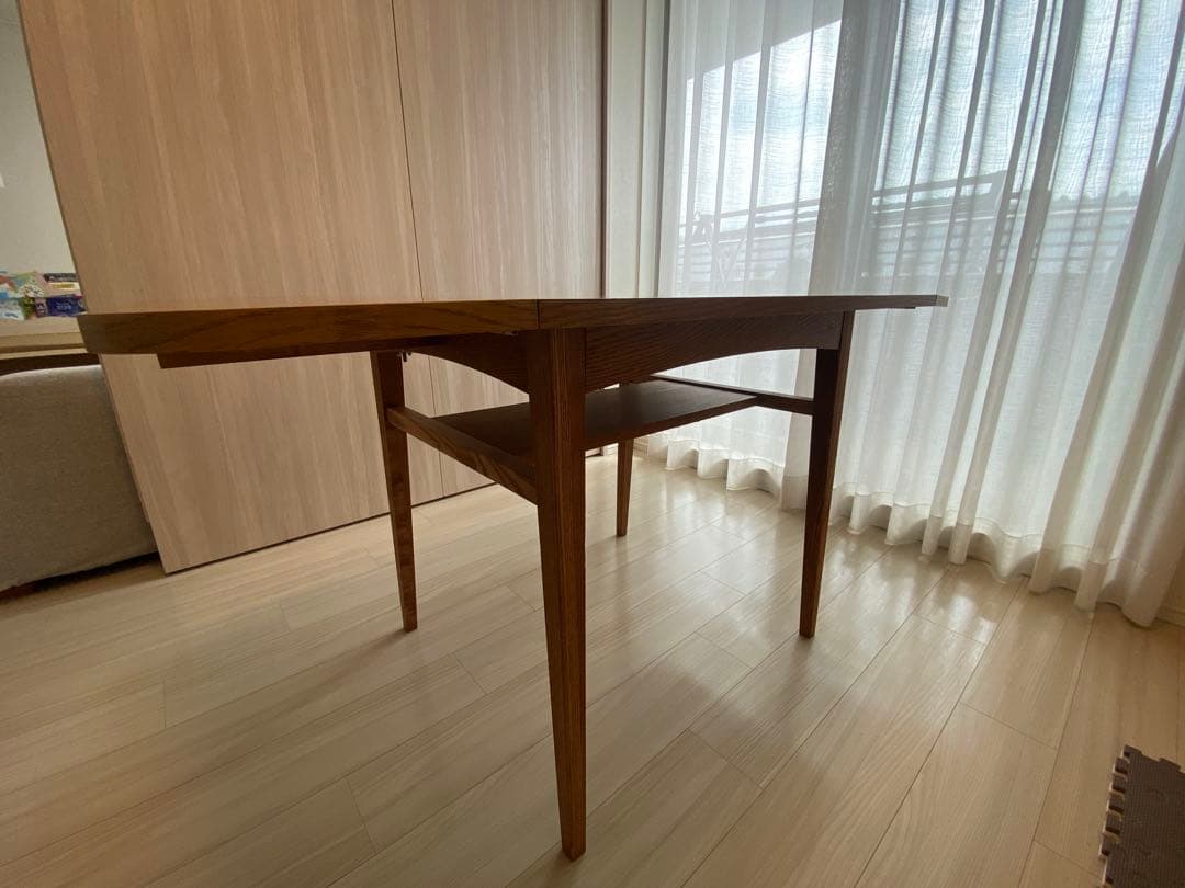 Unico バタフライテーブル