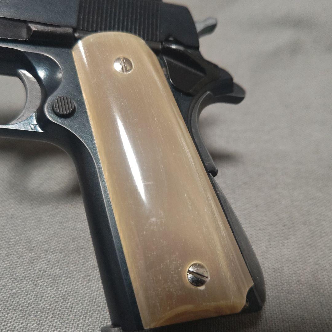 コルト　ガバメント用　ハニーホーン　グリップ