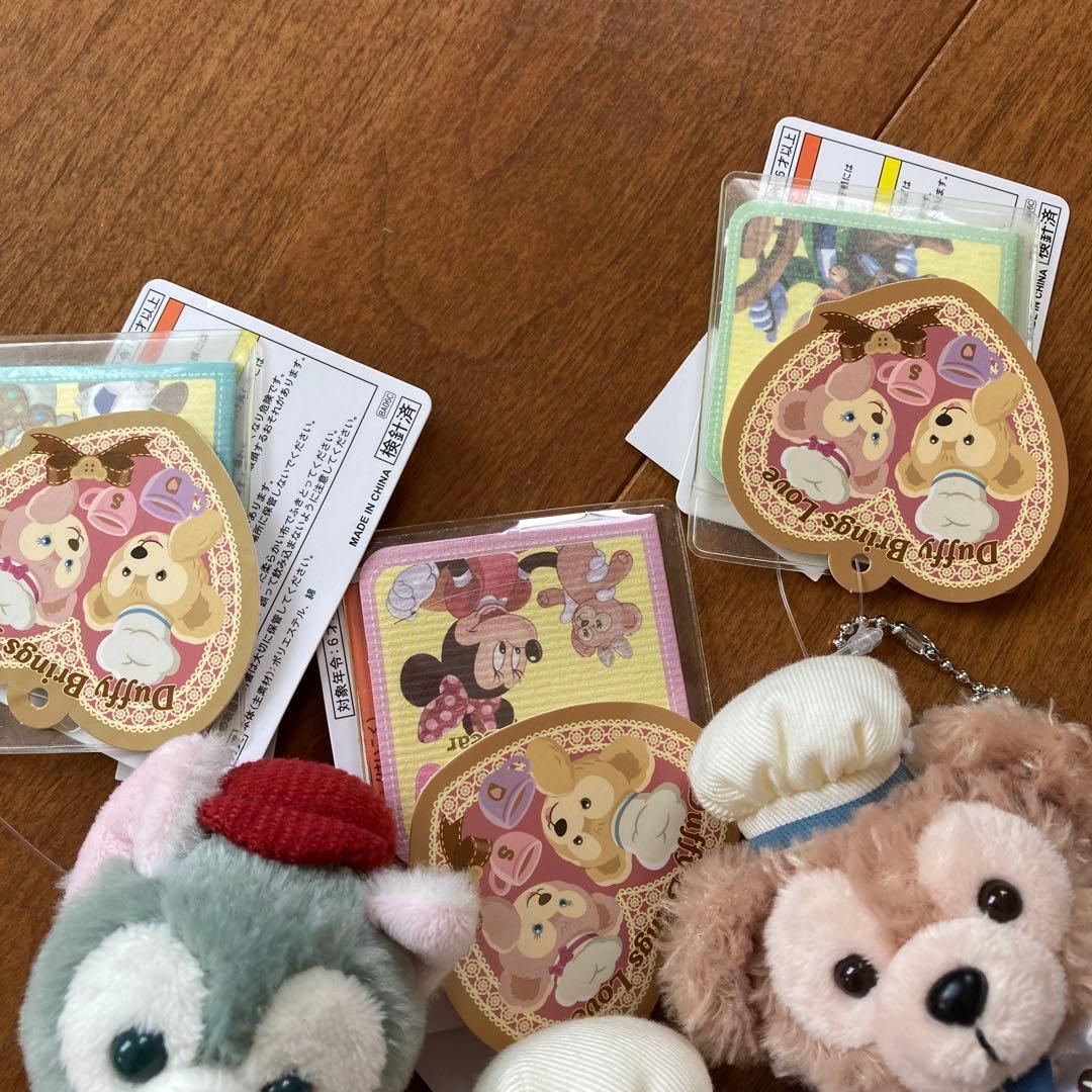 ダッフィー、シェリーメイ 、ジェラトーニ ぬいぐるみバッチ未使用品タグ付き