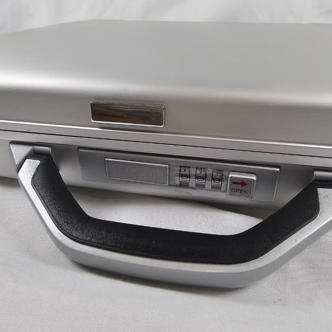 希少 フィリップモリス アルミケース 2WAY 鍵付