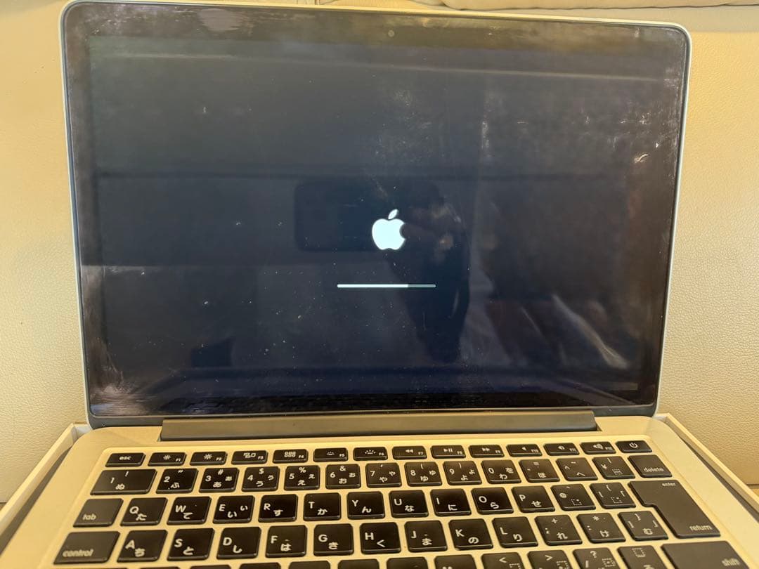 Apple MacBook Pro 13.3インチ　Retinaディスプレイ