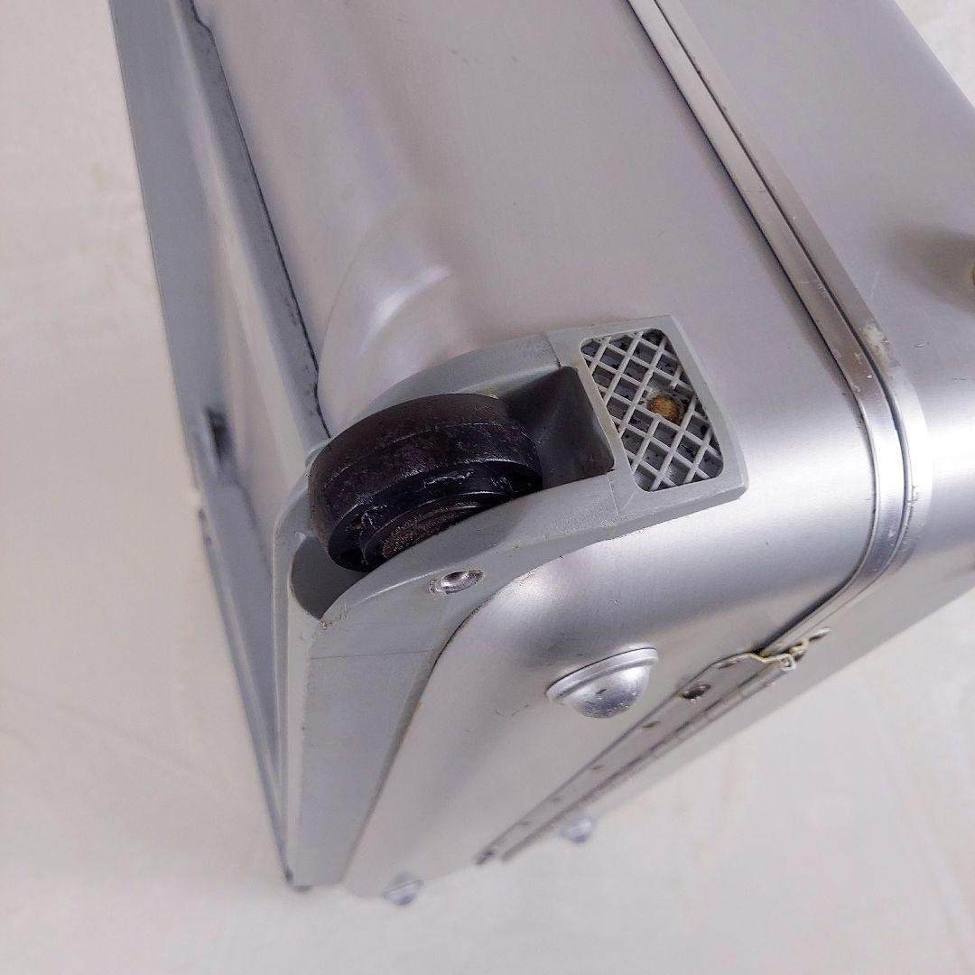 ゼロハリバートン　シルバー　アルミ　スーツケース　キャリーバッグ　2輪