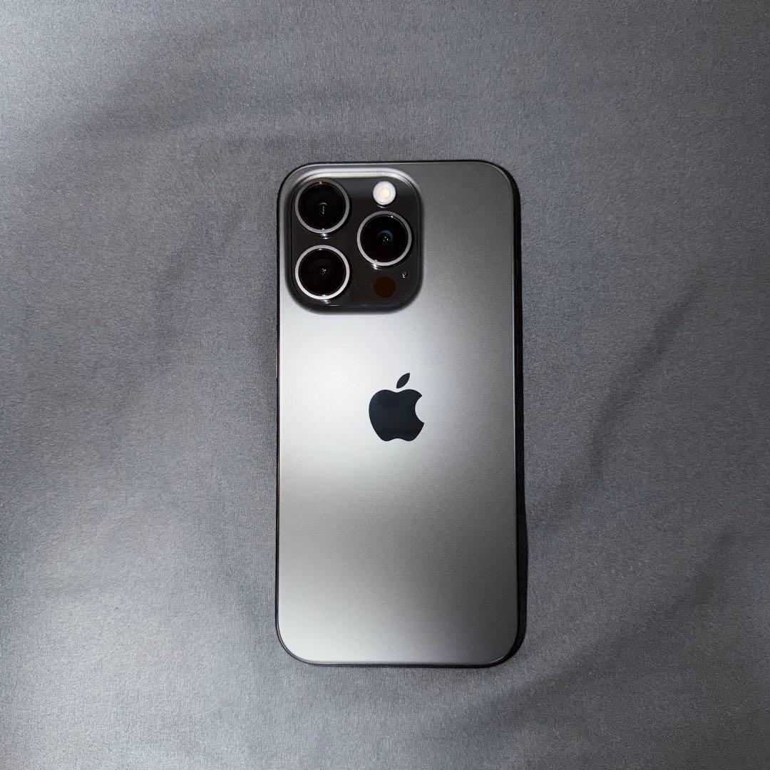 Apple iPhone 15 Pro ブラック