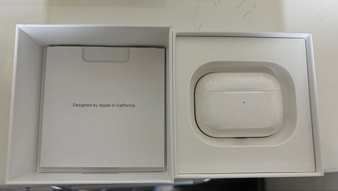 Apple AirPods本体 ホワイト 充電ケース付き