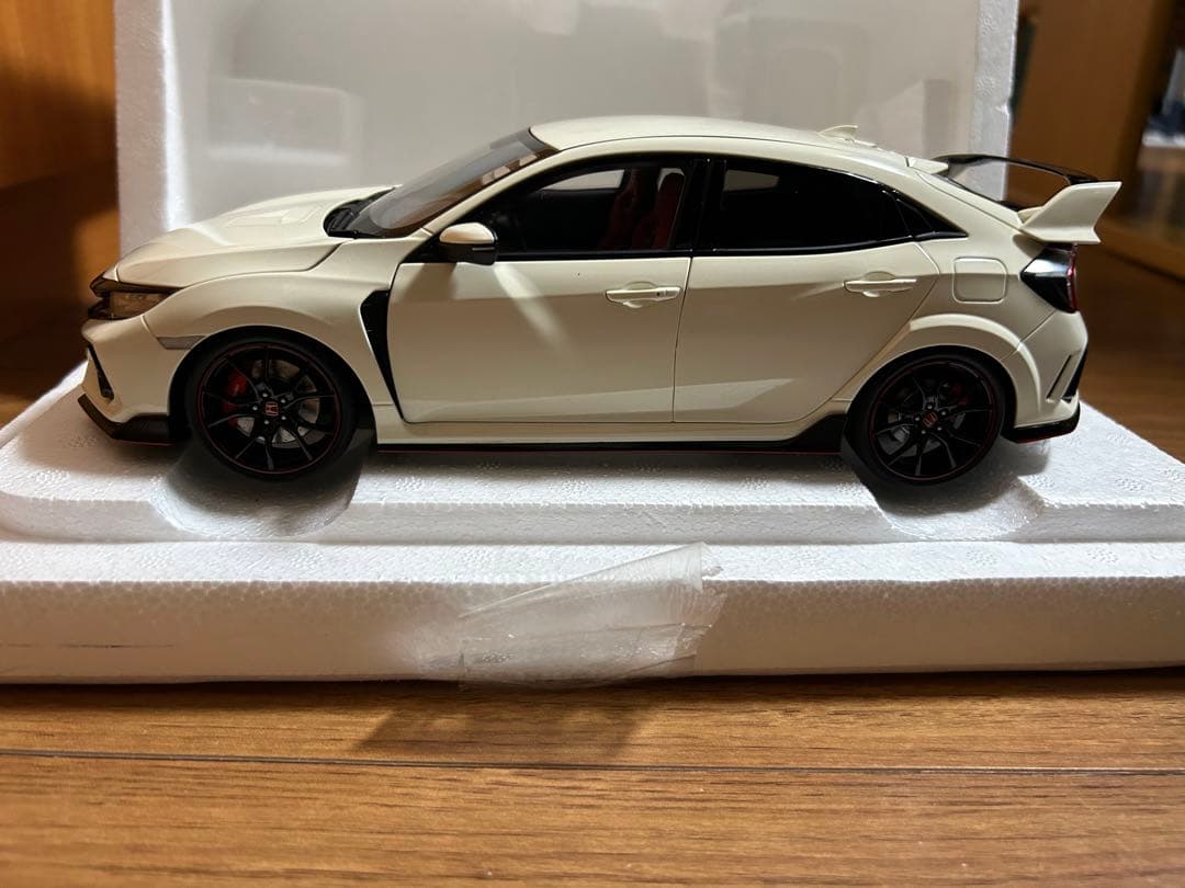 Civic Type R ホワイト ミニカー1/18