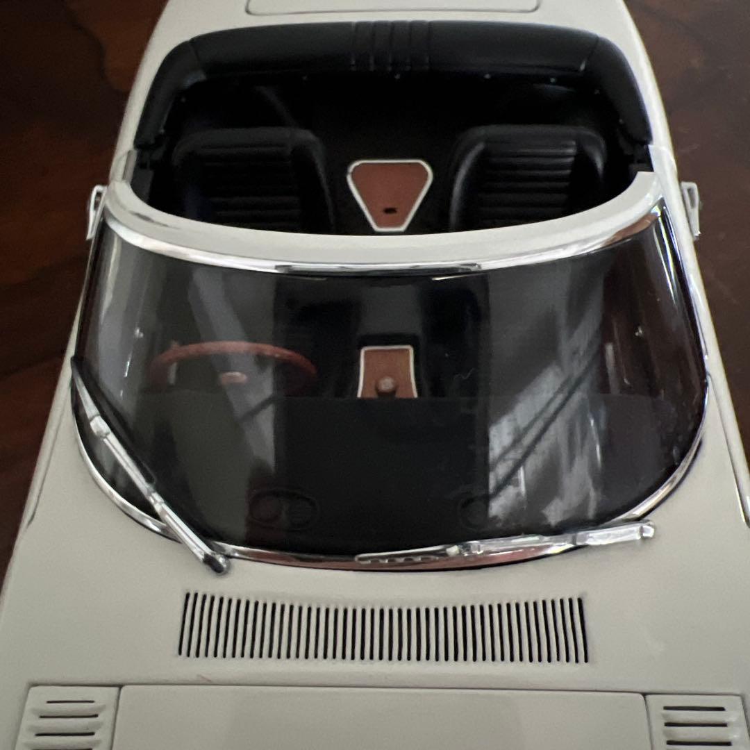 オートアート　1/18TOYOTA 2000GT カブリオレモデル　ミニカー