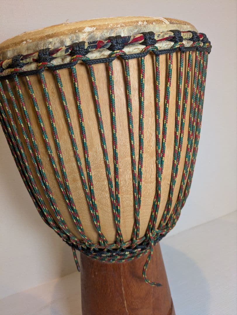 現状渡し　ジャンベ　31cm　皮破れ有り　ケース付き