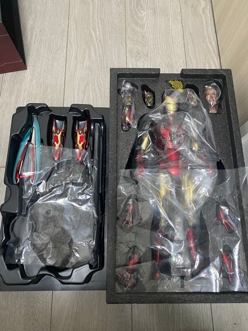 アイアンマン　マーク85 ホットトイズ　バトルダメージ版