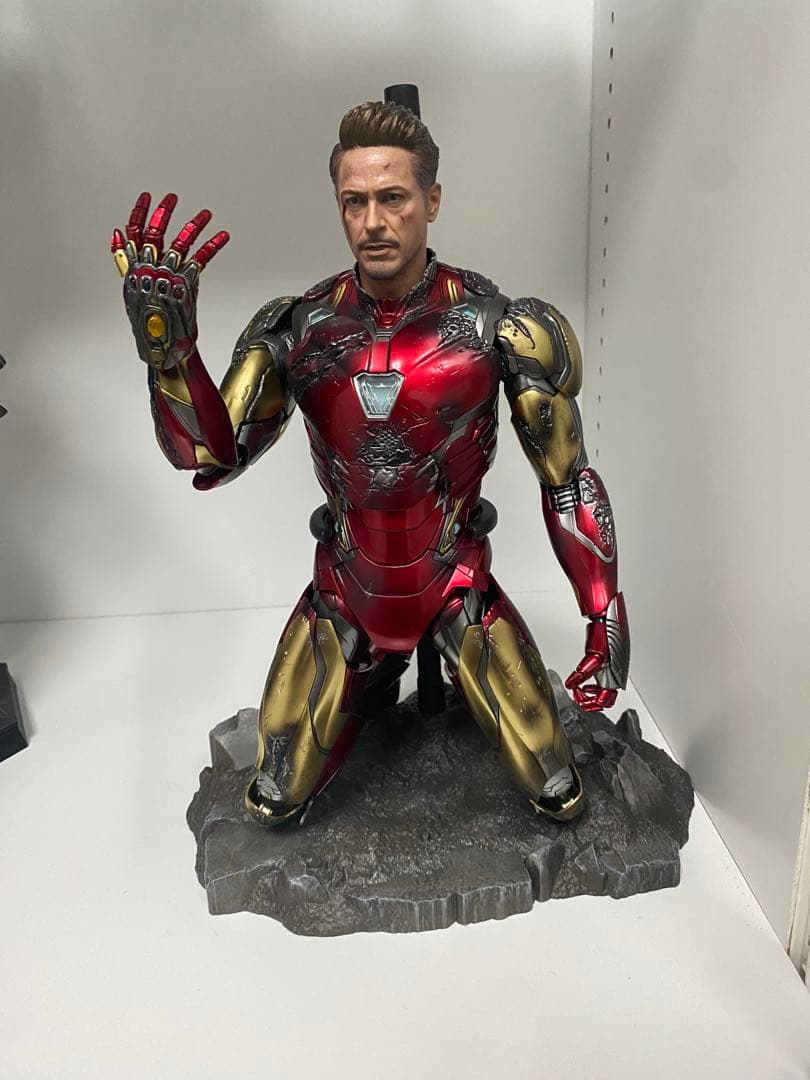 アイアンマン　マーク85 ホットトイズ　バトルダメージ版