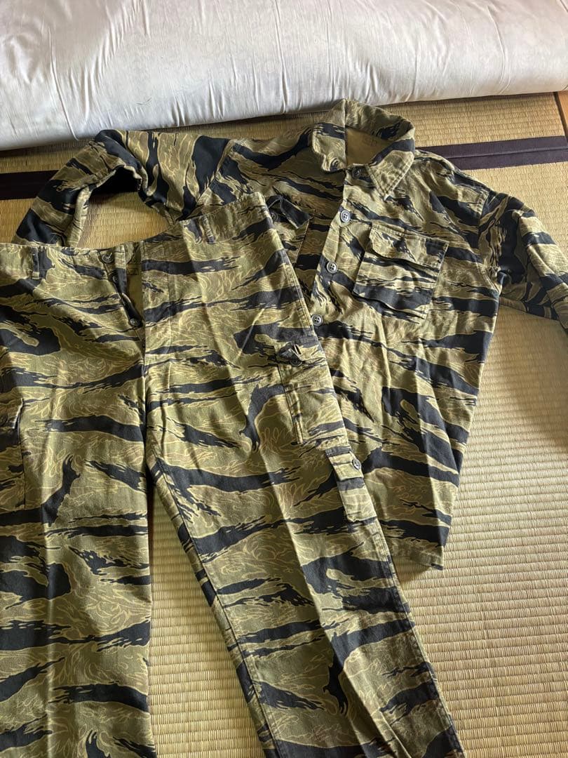 じ*ん様 大阪MASH製　ゴールドタイガーストライプ迷彩服　中古　A-L