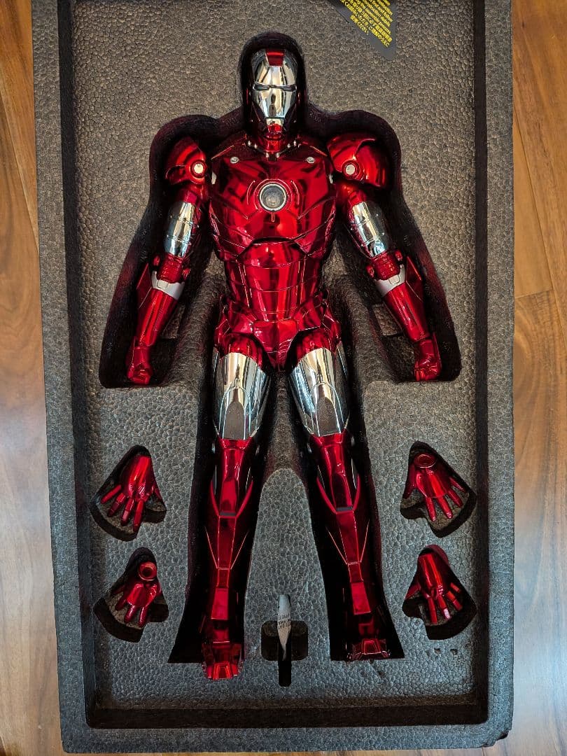 ホットトイズ　アイアンマン・マーク3（レッド＆シルバー・クロムカラー）