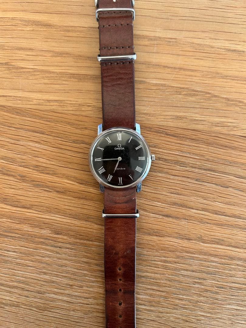 オメガ 手巻き時計 黒文字盤 レザー