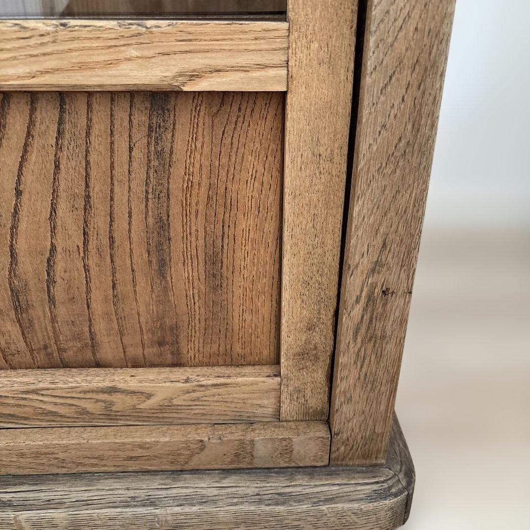 古家具　木製ガラス扉キャビネット 3段棚付き