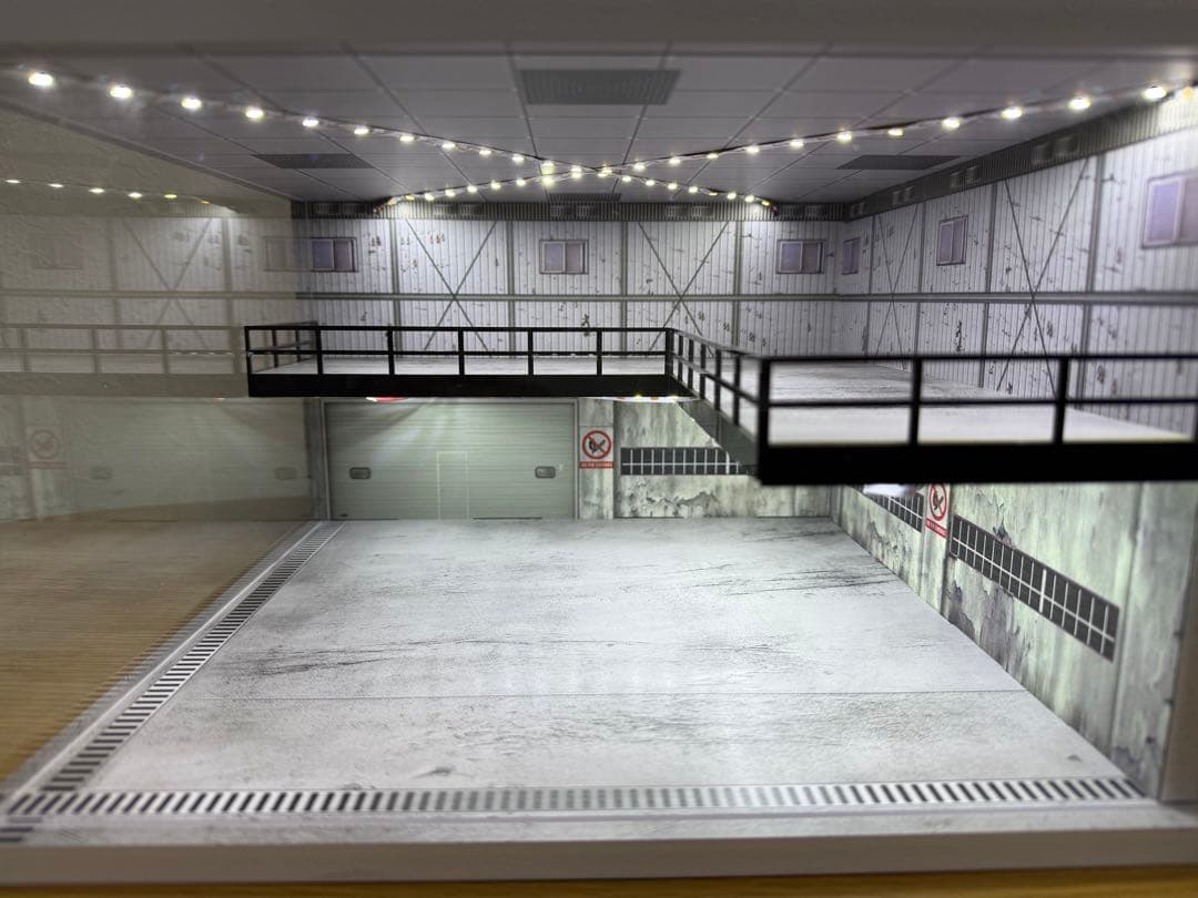 1/64スケールミニカー ジオラマ 倉庫 ガレージ