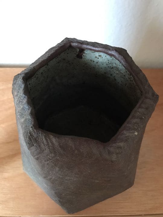 荒船焼焼き締め六角形花瓶