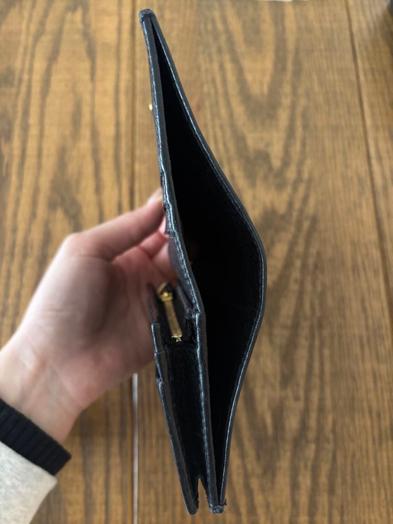 GUCCI ブラック 二つ折り財布 GGロゴ