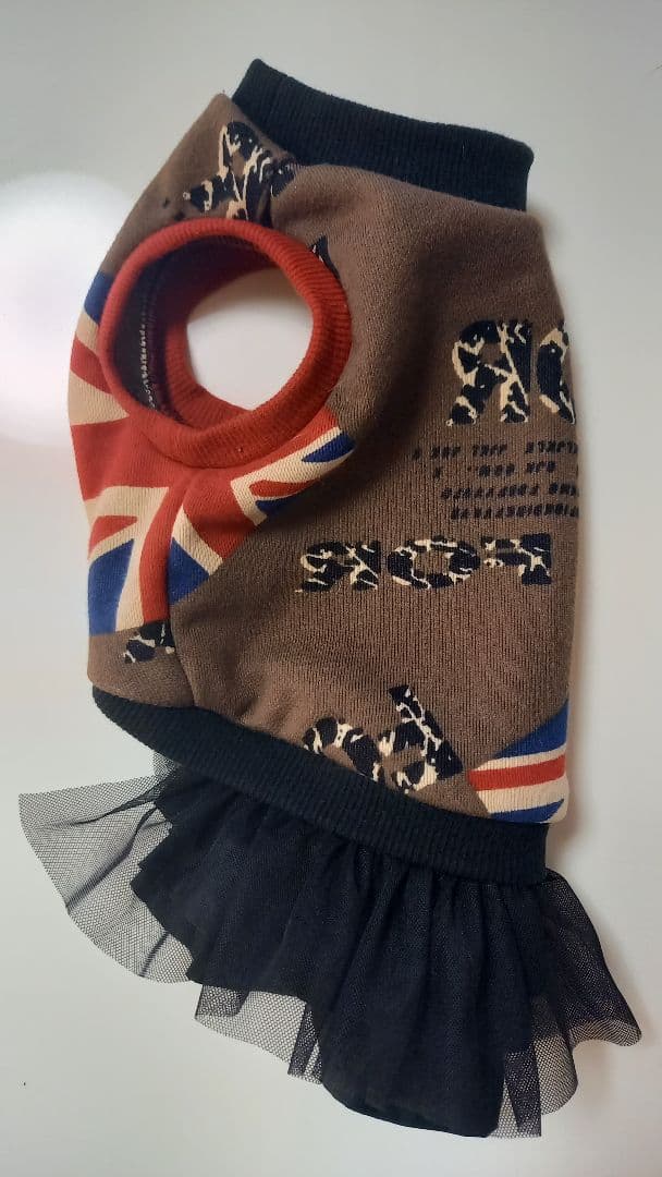 ユニオンジャックの犬の服　着画あり