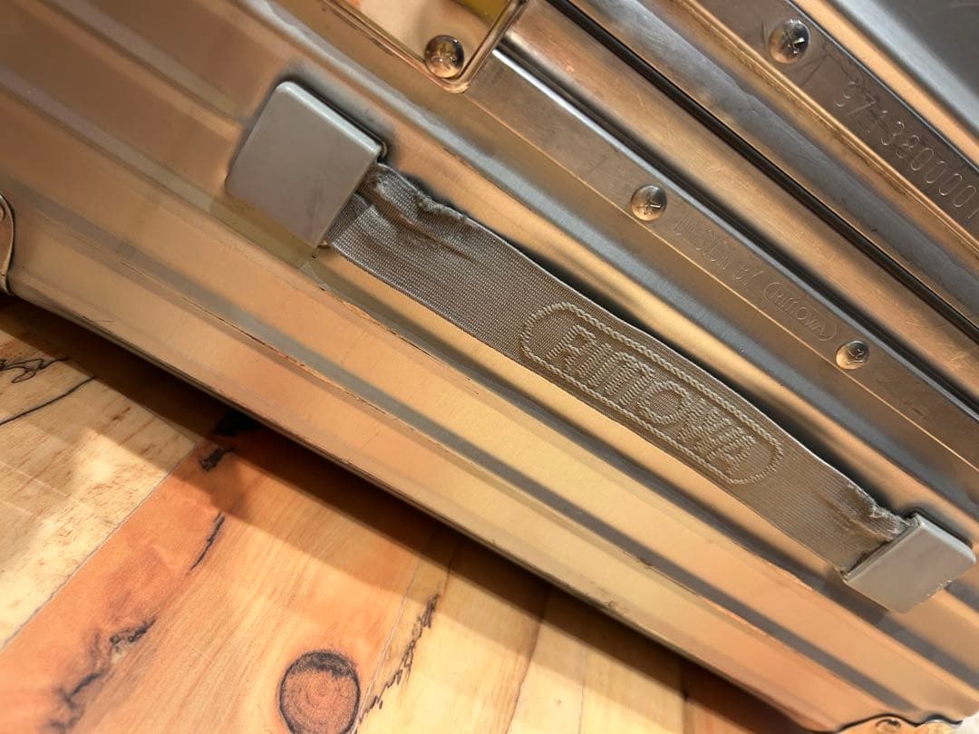 リモワ　シルバー アルミニウム キャリーケース　付属品付き