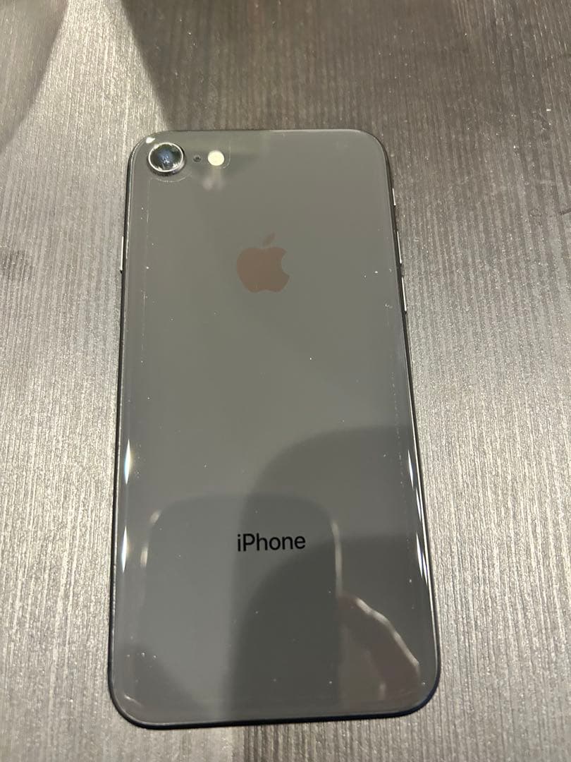 Apple iPhone 8 スペースグレー 本体