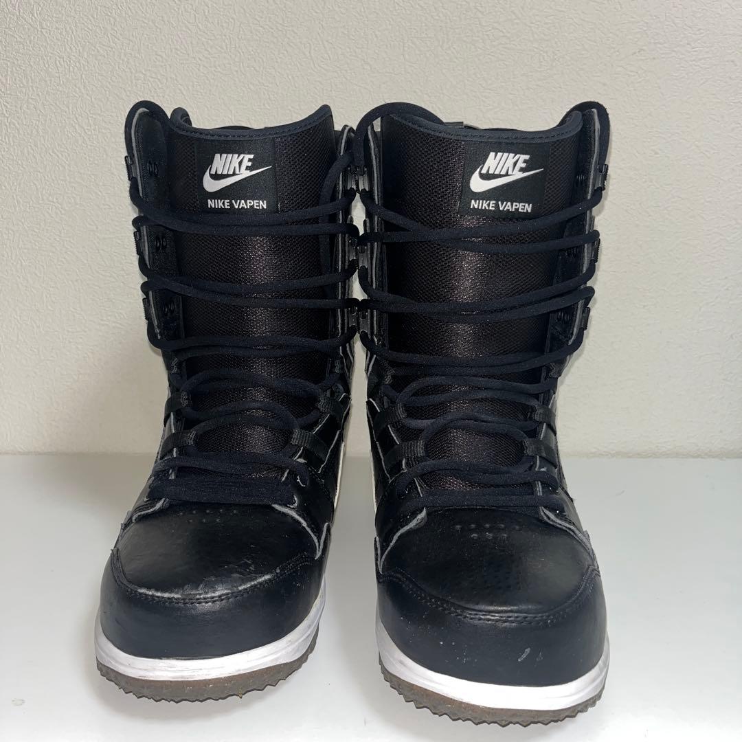 nike ナイキ　スノボーブーツ