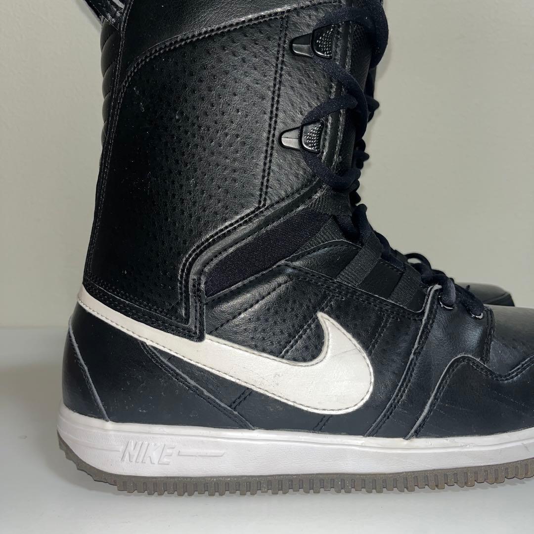 nike ナイキ　スノボーブーツ