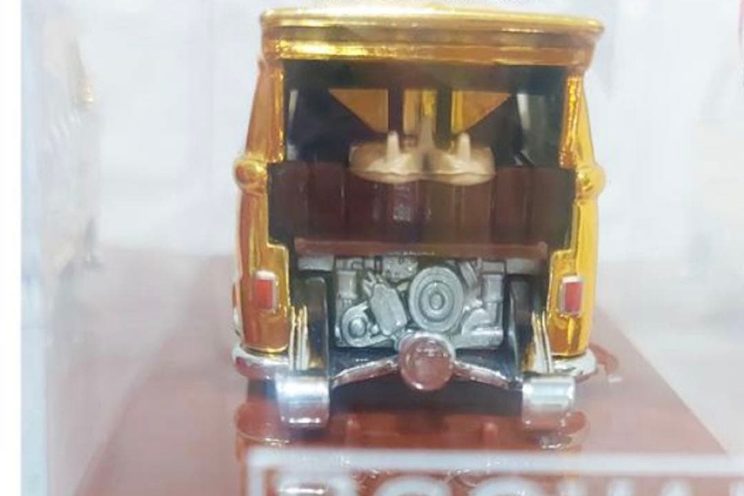 ミニカー Hot Wheels M&M's Volkswagen Kool Kombi