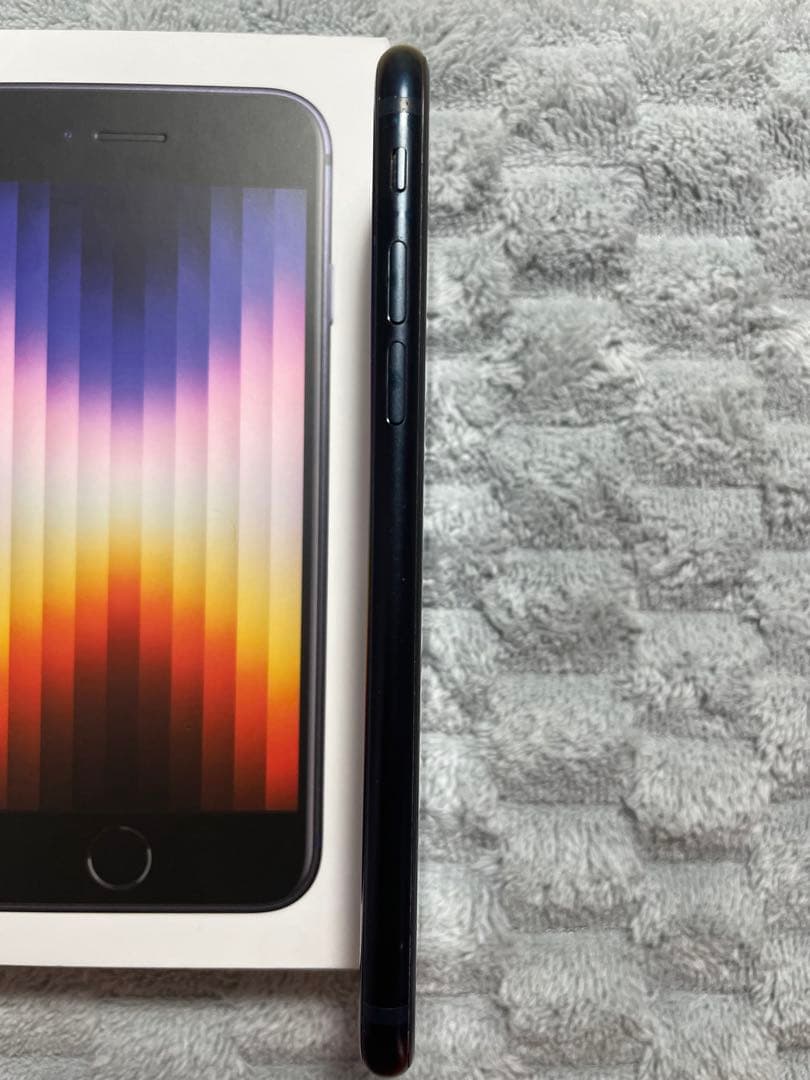 iPhone SE 第3世代　ミッドナイト　SIMフリー