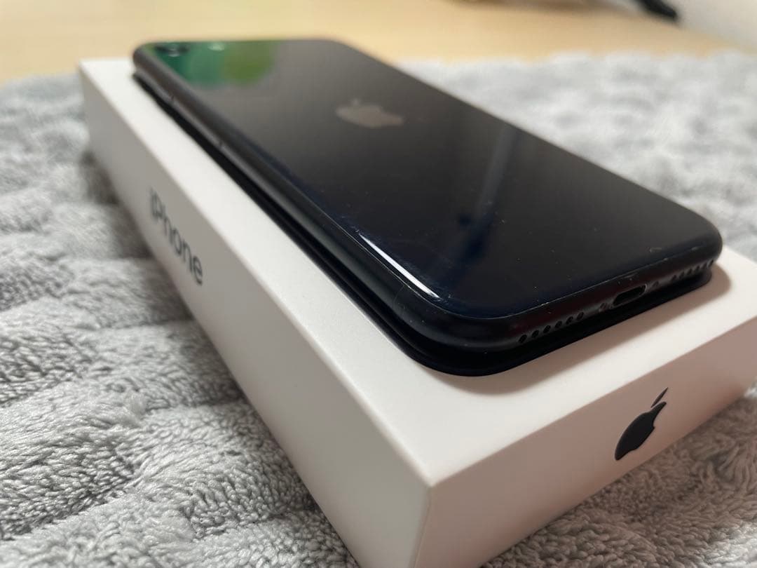 iPhone SE 第3世代　ミッドナイト　SIMフリー