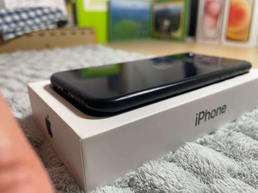 iPhone SE 第3世代　ミッドナイト　SIMフリー