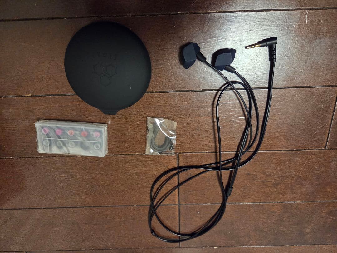 final A4000 ダークネイビー イヤホン